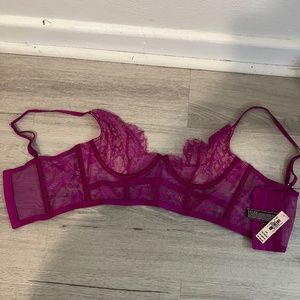 Victoria’s Secret bra 34b